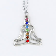 Cargar imagen en el visor de la galería, Colgante de Cristal de Cuarzo 7 Chakras | Meditación y Reiki | Vibras &amp; Cristales
