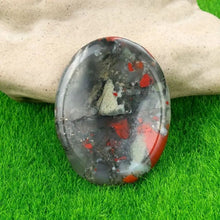 Cargar imagen en el visor de la galería, Piedra Pulgar de Cuarzo Natural | Meditación y Alivio del Estrés | Vibras &amp; Cristales

