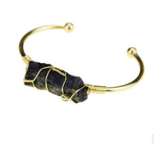 Cargar imagen en el visor de la galería, Pulsera Brazalete de Piedra Natural con Cuarzo | Vibras &amp; Cristales
