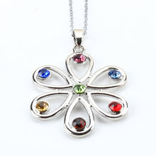 Cargar imagen en el visor de la galería, Colgante de Cristal de Cuarzo 7 Chakras | Meditación y Reiki | Vibras &amp; Cristales
