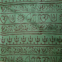 Cargar imagen en el visor de la galería, OM Ganesha Mantra Meditation Prayer Shawl
