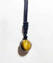 Cargar imagen en el visor de la galería, Crystal Mini Sphere Adjustable Necklace
