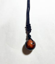 Cargar imagen en el visor de la galería, Crystal Mini Sphere Adjustable Necklace
