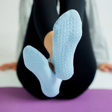 Cargar imagen en el visor de la galería, Anti-Slip Yoga &amp; Pilates Ankle Socks Breathable Backless Dance Sports Socks
