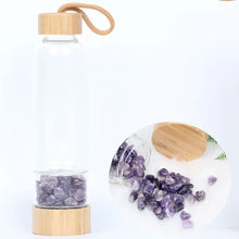 Cargar imagen en el visor de la galería, Botella de Agua con Cristal de Cuarzo Natural | Elixir de Gemas | Vibras &amp; Cristales
