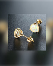Cargar imagen en el visor de la galería, White Fire Opal Stone Earrings 18K Gold Plated
