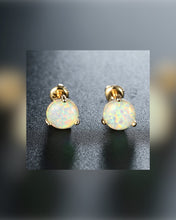 Cargar imagen en el visor de la galería, White Fire Opal Stone Earrings 18K Gold Plated
