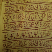 Cargar imagen en el visor de la galería, OM Ganesha Mantra Meditation Prayer Shawl
