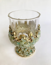 Cargar imagen en el visor de la galería, Set of 2 |Crystal Wine Glasses with Gold Plated Light Green Agate/Quartz Semi-precious Crystals | 7 oz/210 ml
