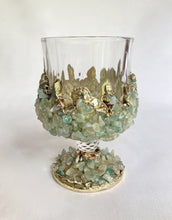 Cargar imagen en el visor de la galería, Set of 2 |Crystal Wine Glasses with Gold Plated Light Green Agate/Quartz Semi-precious Crystals | 7 oz/210 ml
