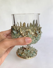 Cargar imagen en el visor de la galería, Set of 2 |Crystal Wine Glasses with Gold Plated Light Green Agate/Quartz Semi-precious Crystals | 7 oz/210 ml
