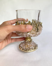 Cargar imagen en el visor de la galería, Set of 2 Crystal Wine Glasses with Gold Plated Rose Quartz Agate Quartz Semi-precious Crystals
