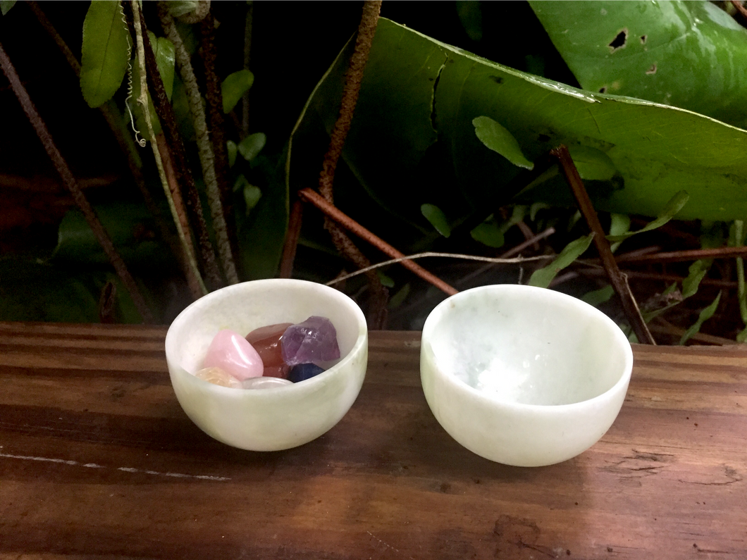 Chakra Set / 7 Small Crystals + Jade Bowl