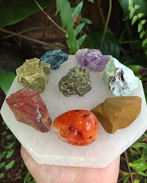 Chakra Set / 7 Large Crystals + Large Selenite Charging Plate + Large Pyrite Stone