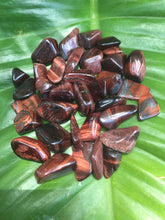 Cargar imagen en el visor de la galería, Red Tiger Eye Tumblestones
