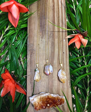 Cargar imagen en el visor de la galería, Raw Citrine Gold Plated Necklace
