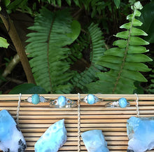 Cargar imagen en el visor de la galería, Larimar White Bronze Ring
