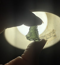 Cargar imagen en el visor de la galería, Moldavite 1.76G
