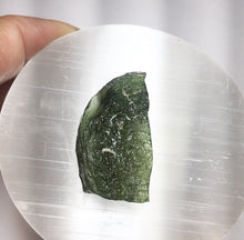 Cargar imagen en el visor de la galería, Moldavite 7.22G
