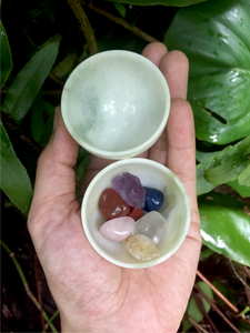 Chakra Set / 7 Small Crystals + Jade Bowl