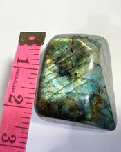 Cargar imagen en el visor de la galería, Labradorite Freeform 3”
