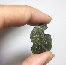 Cargar imagen en el visor de la galería, Moldavite 3.35G
