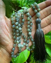 Cargar imagen en el visor de la galería, Labradorite Japa Mala
