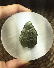 Cargar imagen en el visor de la galería, Moldavite 5.58G
