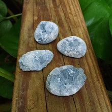 Cargar imagen en el visor de la galería, Celestite Mini Cluster
