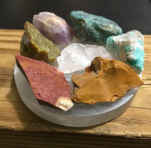 Chakra Set/ 7 Medium Crystals + Small Selenite Charging Plate