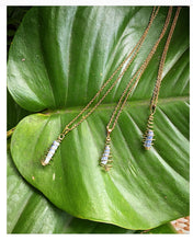Cargar imagen en el visor de la galería, Blue Kyanite Spiral Golden Necklace
