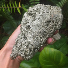 Cargar imagen en el visor de la galería, Pyrite Specimens Clusters
