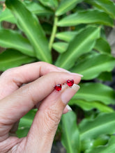 Cargar imagen en el visor de la galería, Ruby Solid .925 Sterling Silver Heart Shaped Stud Earrings
