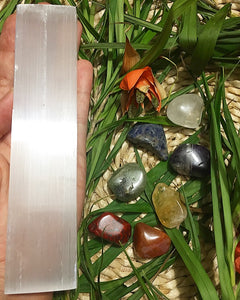 Chakra Set / 7 Medium Crystal + Selenite Charging Bar