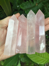 Cargar imagen en el visor de la galería, Rose Quartz Obelisk Wand Points 3 1/2”
