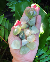 Cargar imagen en el visor de la galería, Jade Tumblestones
