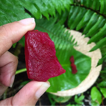 Cargar imagen en el visor de la galería, Pigeon Red Blood Ruby Rough Stones
