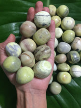 Cargar imagen en el visor de la galería, Green Serpentine Big Tumblestones
