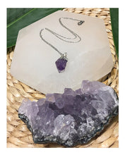 Cargar imagen en el visor de la galería, Raw Amethyst Silver Plated Necklace
