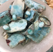 Cargar imagen en el visor de la galería, Larimar White Bronze Ring
