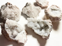 Cargar imagen en el visor de la galería, Small Sonora Geode Cluster
