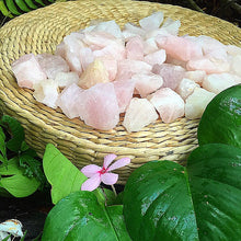 Cargar imagen en el visor de la galería, Rose Quartz Chunks
