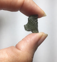 Cargar imagen en el visor de la galería, Moldavite 1.76G
