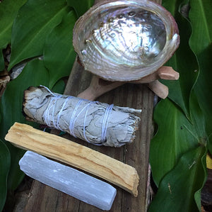 Abalone Shell Cleansing Kit / Selenite + Smudge + Palo Santo Cleansing Kit