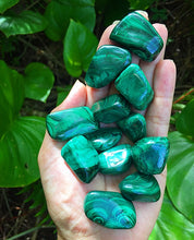 Cargar imagen en el visor de la galería, Malachite  Big Tumblestones
