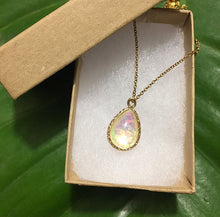 Cargar imagen en el visor de la galería, Opal Gold Plated Necklace
